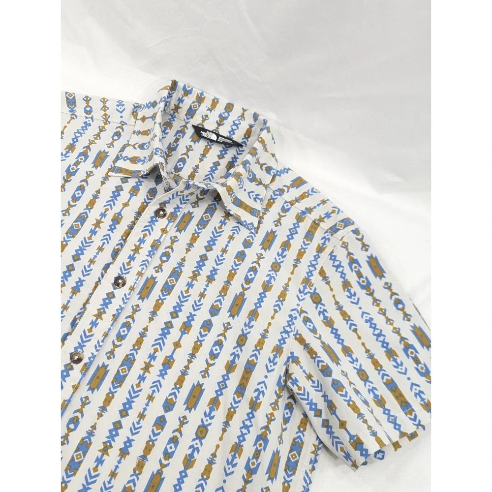 The North Face Shirt Mens Medium Ivory AOP Aztec Short Sleeves Button Up
